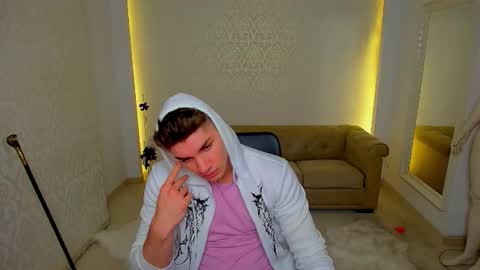 Snapshot of maxkaiden chatting on November 2025 05:52:01 AM MaxKaiden online show from November 2025 05:52:01 AM