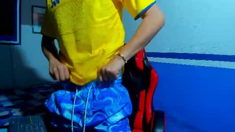 Snapshot of maxowens_oficial chatting on June 2026 08:03:01 AM MAX online show from June 2026 08:03:01 AM