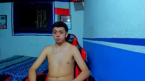 Snapshot of maxowens_oficial chatting on July 2026 08:27:02 PM MAX online show from July 2026 08:27:02 PM