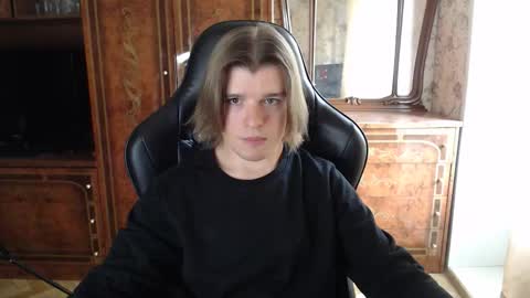 Snapshot of maxplay18 chatting on October 2025 10:02:01 AM Max online show from October 2025 10:02:01 AM