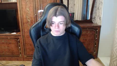 Max online show from November 2025 01:15:02 PM