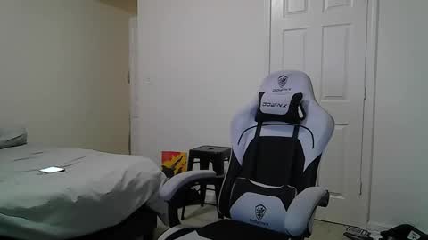 Snapshot of maxryderr chatting on November 2025 12:27:01 AM Max Ryder online show from November 2025 12:27:01 AM