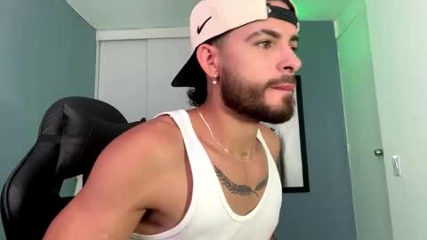 Snapshot of maxtowers chatting on October 2025 06:05:01 PM Maxi online show from October 2025 06:05:01 PM