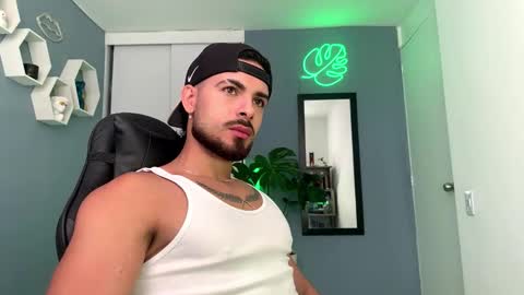 Snapshot of maxtowers chatting on October 2025 05:58:02 PM Maxi online show from October 2025 05:58:02 PM