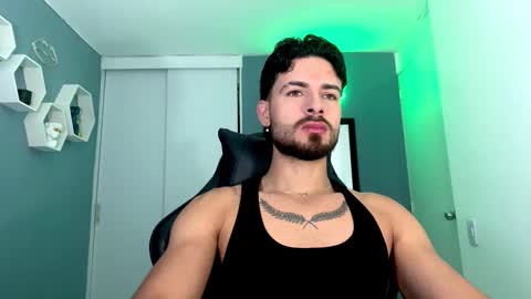 Snapshot of maxtowers chatting on October 2025 11:26:02 PM Maxi online show from October 2025 11:26:02 PM