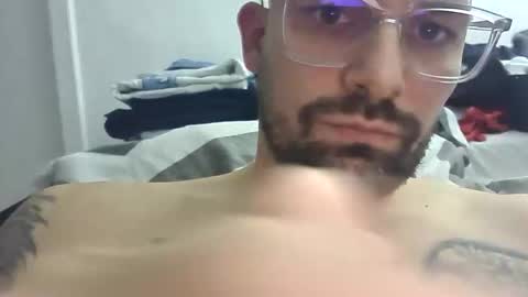 Snapshot of maxview67 chatting on November 2025 03:52:02 PM Max online show from November 2025 03:52:02 PM