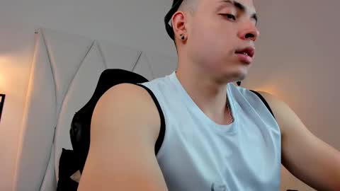 MAX online show from February 2025 09:10:01 PM