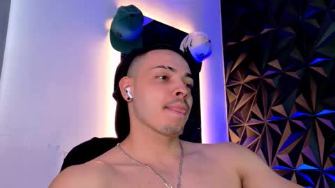 MAX online show from October 2025 10:18:02 PM