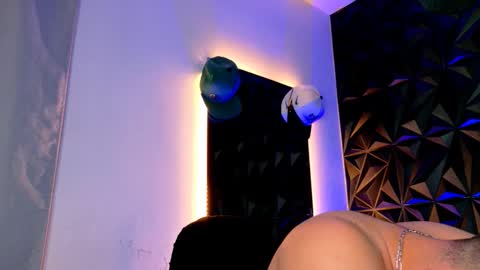 MAX online show from October 2025 11:38:01 PM