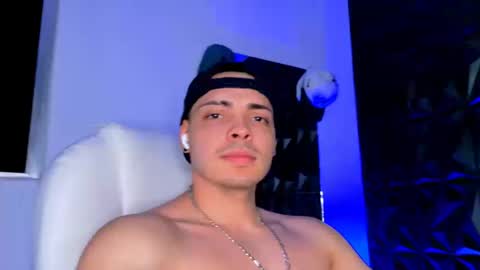 MAX online show from December 2025 12:07:02 AM