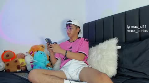 maxx_cortes online show from January 2025 10:52:02 PM