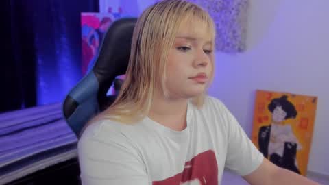 Snapshot of maxxxine_ chatting on December 2024 10:56:01 PM Maxine Minx online show from December 2024 10:56:01 PM