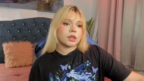 Snapshot of maxxxine_ chatting on January 2025 02:30:01 AM Maxine Minx online show from January 2025 02:30:01 AM