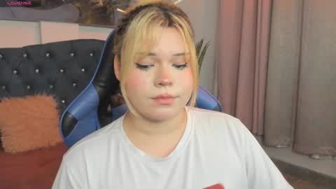 Snapshot of maxxxine_ chatting on February 2025 09:00:02 AM Maxine Minx online show from February 2025 09:00:02 AM