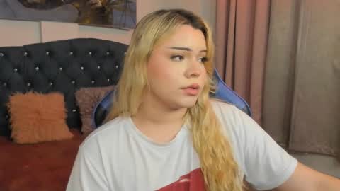 Snapshot of maxxxine_ chatting on February 2025 09:47:01 AM Maxine Minx online show from February 2025 09:47:01 AM