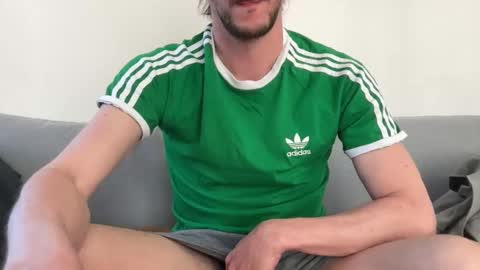 MaxXxurbate online show from April 2026 01:12:01 PM