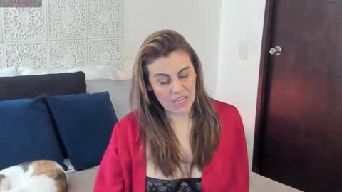 Victoria online show from December 2025 05:08:02 PM