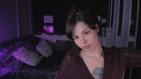 Snapshot of maya___muse chatting on June 2026 02:26:01 PM Maya online show from June 2026 02:26:01 PM
