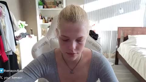 Snapshot of maya_blonde18 chatting on July 2026 03:33:01 AM Maya online show from July 2026 03:33:01 AM