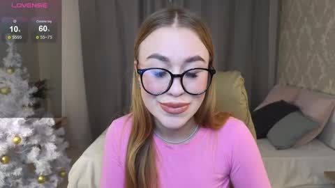 Snapshot of maya_lolly chatting on December 2024 02:37:01 PM Maya online show from December 2024 02:37:01 PM