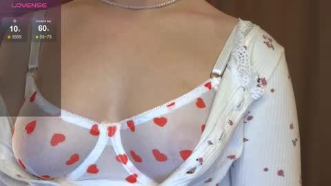 Snapshot of maya_lolly chatting on December 2024 08:27:02 PM Maya online show from December 2024 08:27:02 PM