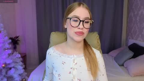 Snapshot of maya_lolly chatting on January 2025 01:41:02 PM Maya online show from January 2025 01:41:02 PM