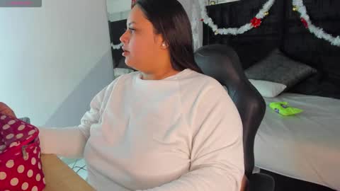 MAY online show from December 2025 04:21:01 AM