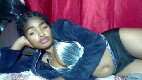 Snapshot of mayajadorelie chatting on October 2025 10:33:02 PM charlesia online show from October 2025 10:33:02 PM