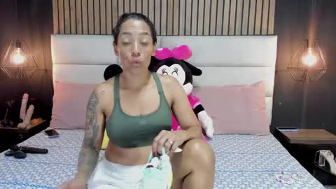 Snapshot of mayarusell01 chatting on January 2025 03:29:02 PM Nicolle Ruselle Hello my lovely schedule for great fun from 630 am and end 800 pm Colombian time I wait for you online show from January 2025 03:29:02 PM