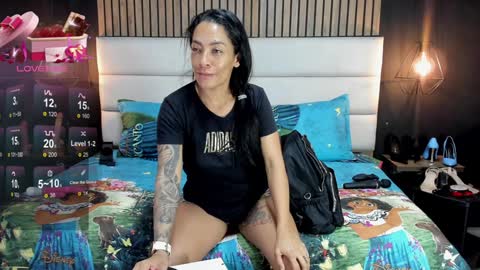 Snapshot of mayarusell01 chatting on January 2025 10:32:01 AM Nicolle Ruselle Hello my lovely schedule for great fun from 630 am and end 800 pm Colombian time I wait for you online show from January 2025 10:32:01 AM