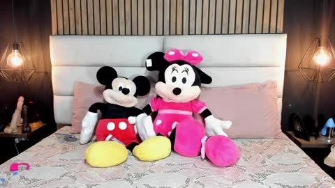 Snapshot of mayarusell01 chatting on January 2025 05:35:01 PM Nicolle Ruselle Hello my lovely schedule for great fun from 630 am and end 800 pm Colombian time I wait for you online show from January 2025 05:35:01 PM