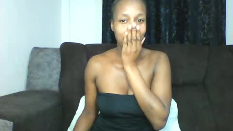 Snapshot of mayasmiley_ chatting on July 2026 06:20:01 AM prettydoll online show from July 2026 06:20:01 AM