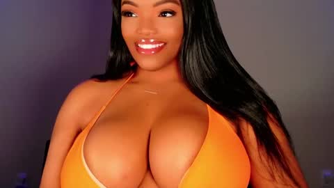 MayBabi online show from October 2025 11:18:01 AM