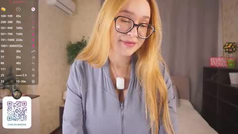 Snapshot of maybellebyone chatting on June 2026 04:52:01 PM Milina online show from June 2026 04:52:01 PM