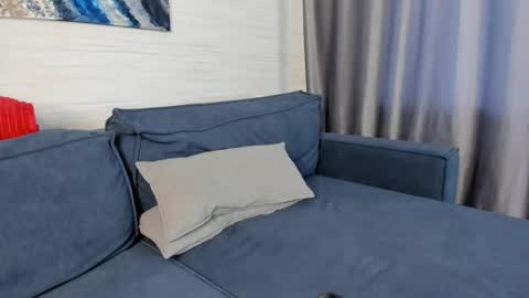 Mia online show from January 2025 06:13:02 AM