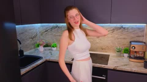 Mia online show from February 2025 01:06:01 PM