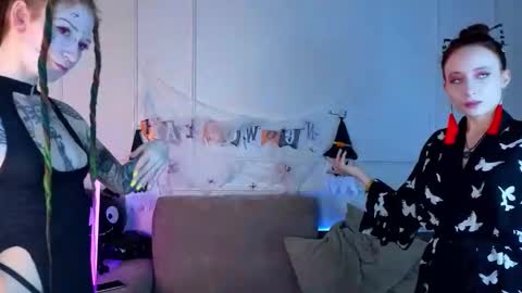 Snapshot of maydacroswell chatting on October 2025 01:29:01 AM Stacy online show from October 2025 01:29:01 AM