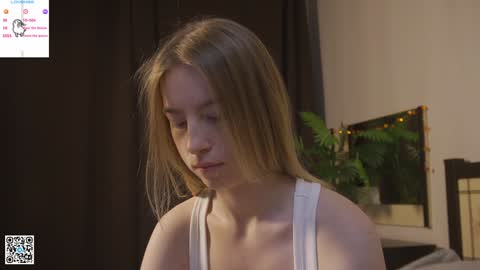 Violet online show from December 2024 08:25:02 PM