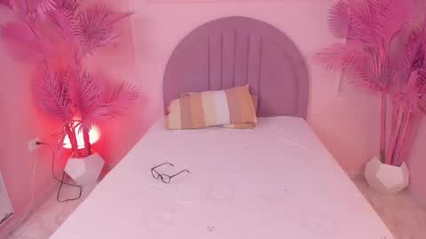 Snapshot of mayevanss chatting on October 2025 03:45:01 AM mayevanss online show from October 2025 03:45:01 AM