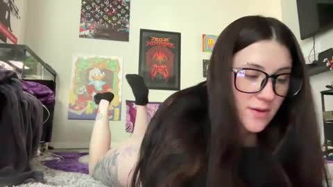 Snapshot of mayhem4ever chatting on January 2025 10:01:01 PM mayhem online show from January 2025 10:01:01 PM