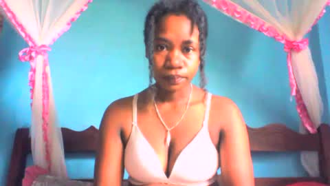 mayrah online show from February 2025 03:43:02 AM