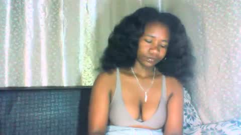 mayrah online show from December 2025 08:48:02 PM