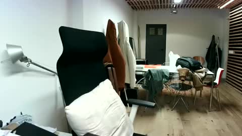 Snapshot of maythe4bwu chatting on February 2025 06:45:01 PM maythe4bwu online show from February 2025 06:45:01 PM