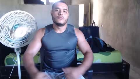 Snapshot of mcgregor_sexhot chatting on January 2025 03:58:02 PM Mcgregor online show from January 2025 03:58:02 PM