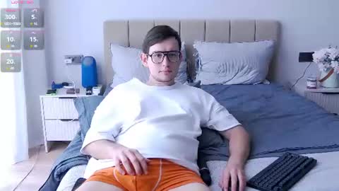 Snapshot of mclovin7355 chatting on June 2026 09:46:02 AM McLovin online show from June 2026 09:46:02 AM