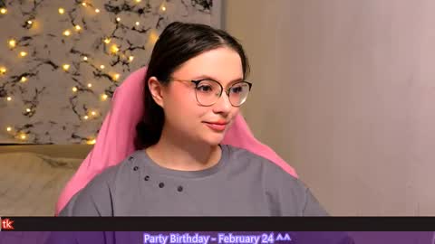 Hanna online show from February 2025 08:55:01 PM