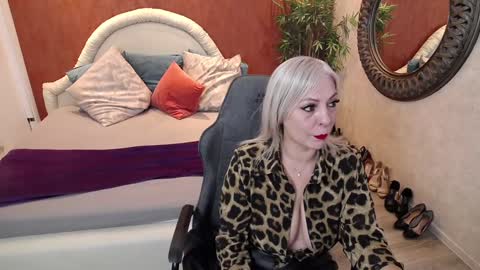 meamandax online show from January 2025 08:00:01 AM