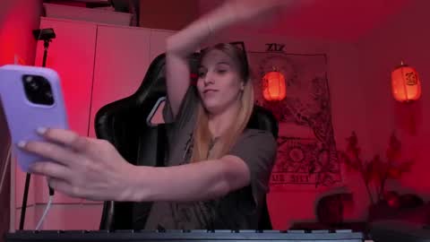 Anna online show from April 2026 09:17:02 PM