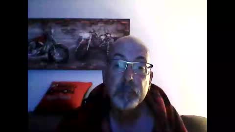 Snapshot of meathome3 chatting on June 2026 09:20:01 AM me at home online show from June 2026 09:20:01 AM