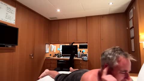 Meau Lest online show from October 2025 07:58:01 PM